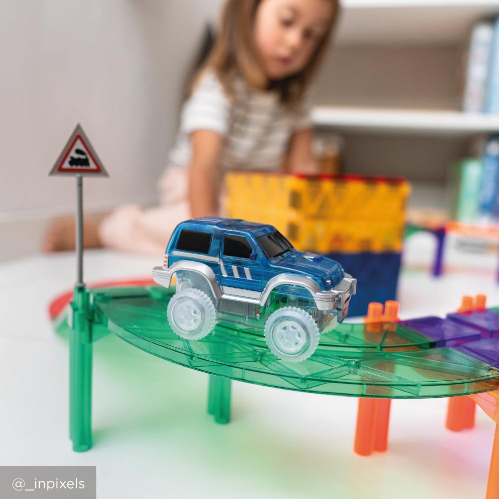 CleverClixx Race Track Intense Magnetic Building Set – 65 Pieces