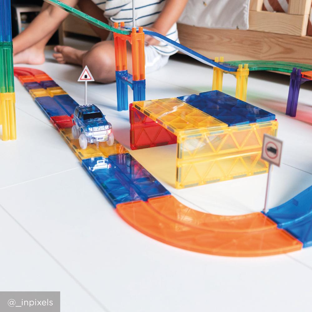 CleverClixx Race Track Intense Magnetic Building Set – 65 Pieces